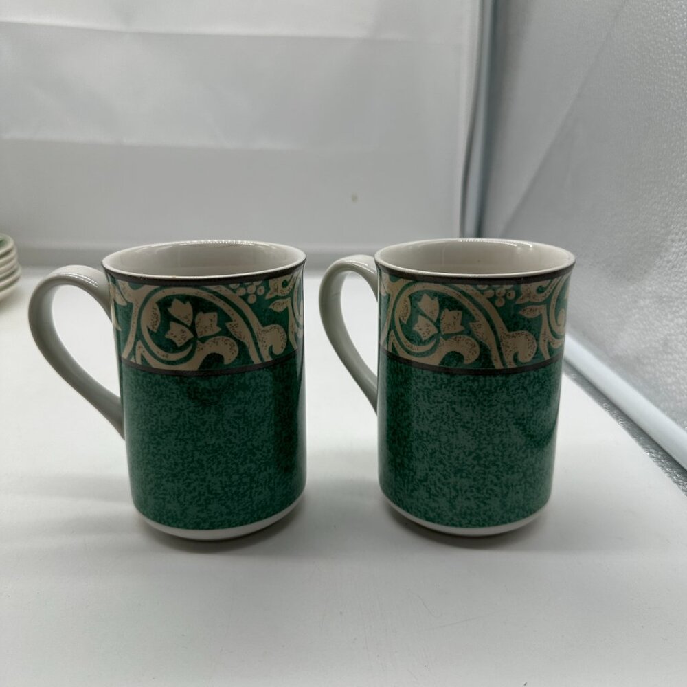 Set of 2 Misono Pavillion Coffee Mugs or Cups Green Yellow Scroll Design 4856